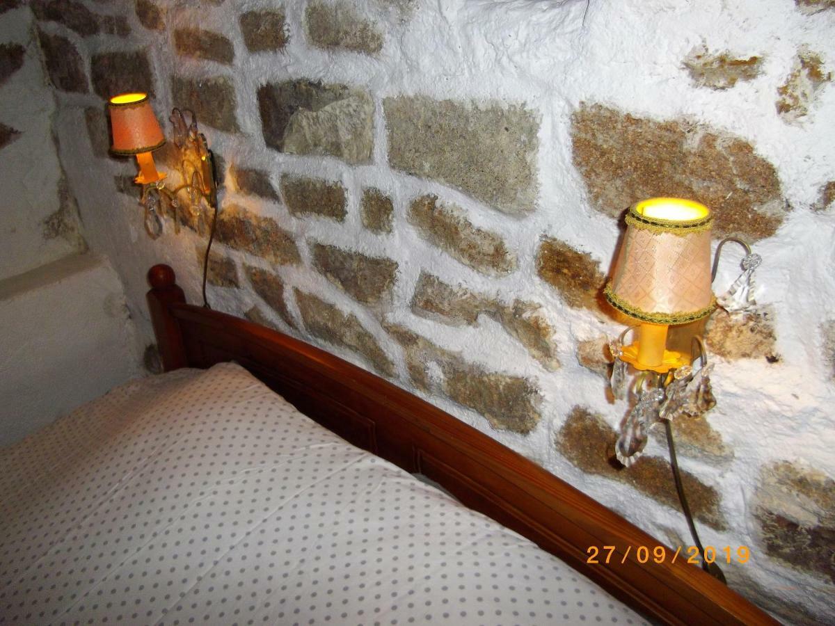 Bed and Breakfast Dependance Du Moulin Galuzot Сен-Валье Экстерьер фото